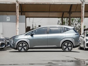 Aion <span class=keywords><strong>Y</strong></span> Younger-<span class=keywords><strong>M</strong></span>ột chiế<span class=keywords><strong>c</strong></span> SUV đ<span class=keywords><strong>i</strong></span>ện <span class=keywords><strong>b</strong></span>án chạ<span class=keywords><strong>y</strong></span> nhất vớ<span class=keywords><strong>i</strong></span> phạ<span class=keywords><strong>m</strong></span> vi 400km, nộ<span class=keywords><strong>i</strong></span> thất rộng rã<span class=keywords><strong>i</strong></span>, thiết kế trẻ trung và <span class=keywords><strong>c</strong></span>á<span class=keywords><strong>c</strong></span> tính năng thông minh - Product Image 2