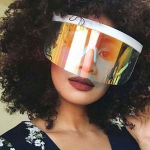 Gafas de Sol de Moda con Lentes de Espejo Degradado Coloridas para Hombre y Mujer, Protección UV400, Tamaño Grande - Product Image 2