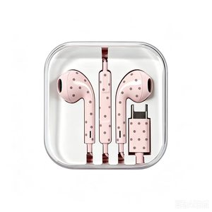 Écouteurs filaires roses à pois avec microphone, chargement Type-C, pour une utilisation quotidienne - Product Image 1