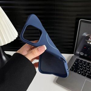 Custodia Sottile in TPU Satinato Tinta Unita con Anello Magnetico e Interno in Velluto per <span class=keywords><strong>iPhone</strong></span> 16 <span class=keywords><strong>Pro</strong></span> Max & 15 <span class=keywords><strong>Pro</strong></span> con Protezione per Fotocamera - Product Image 5