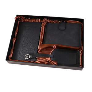 Set <span class=keywords><strong>Regalo</strong></span> Aziendale: Taccuino, Porta Passaporto e Cordino - Set Unisex di 3 Pezzi per la Festa del <span class=keywords><strong>Papà</strong></span> e San Valentino - Product Image 5