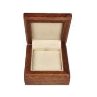 Boîte à bijoux en bois de noyer avec doublure en daim, logo personnalisé, finition mate polie, idéale pour le rangement des bagues de fiançailles et de mariage et l'emballage de cadeaux de luxe