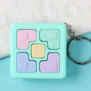 Mini porte-clés carré en PVC avec impression UV, jouet de décompression, fidget spinner, cube magique, console de jeu électronique de mémoire - Product Image 4