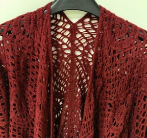 Poncho Cárdigan <span class=keywords><strong>de</strong></span> <span class=keywords><strong>Ganchillo</strong></span> Vintage, Chal <span class=keywords><strong>de</strong></span> Punto Calado Color Vino Tinto para Mujer con Borlas, Ligero para la Playa en Verano - Product Image 5