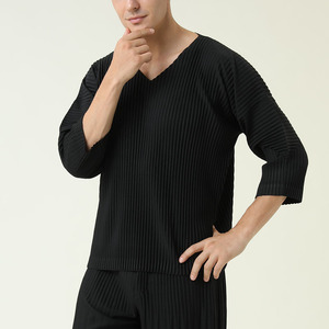 Camicie a pieghe Miyake Top da uomo allentato Trend manica a cinque punte tuta estiva nuovo Pullover con scollo a v <span class=keywords><strong>t</strong></span>-<span class=keywords><strong>shirt</strong></span> Casual - Product Image 1