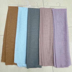 JYL 45 Pouces Solide <span class=keywords><strong>Motif</strong></span> Carré Coton Voile Hijab <span class=keywords><strong>Pas</strong></span> <span class=keywords><strong>Cher</strong></span> Vente en Gros <span class=keywords><strong>Japonais</strong></span> Musulman Femmes Châles Écharpes - Product Image 2