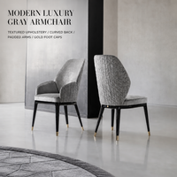 Fauteuil moderne de luxe gris texturé avec dossier incurvé, motif diamant, pieds noirs et embouts dorés, chaise de salle à manger