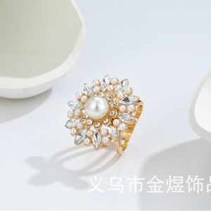 Hebilla de Flor de Aleación Dorada con Perla y Cristal para Anillos de Accesorios de Ropa - Product Image 4