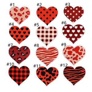 Patchs thermocollants mignons et tendance, brodés en forme de cœur, à motifs léopard, à carreaux et à motif vache - Product Image 2