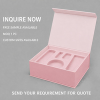 Boîte cadeau en papier artistique de style livre magnétique avec insert rose et estampage à chaud blanc, impression personnalisée pour l'emballage cosmétique