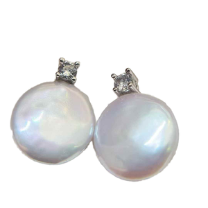 ต่างหูเงินแท้ S925 จาก UM Jewelry ประดับมุกน้ำจืดทรงบาร็อคสีขาว พร้อมพลอยเดือนมิถุนายน เหมาะสำหรับงานหมั้น งานแต่งงาน หรืองานเลี้ยง - Product Image 1