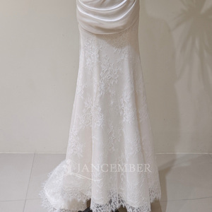 LY105 ชุดแต่งงานลูกไม้สีงาช้างปักลายหวานใจสุดพิเศษพร้อมผ้าคลุมไหล่ - Product Image 5