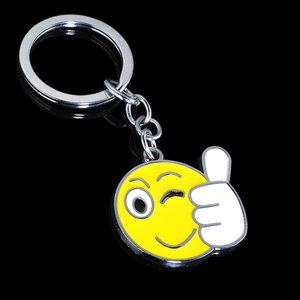 Porte-clés en métal avec logo personnalisé, design personnalisé, couple enlacé, émail durable, alliage de zinc, porte-clés - Product Image 4