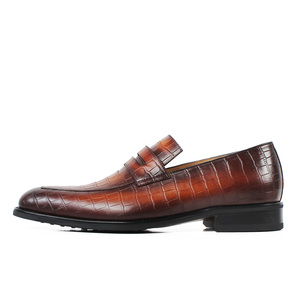 Mocassini da Uomo in Vera Pelle Goffrata Coccodrillo, Scarpe Penny Slip-on in Pelle Bovina, Scarpe Eleganti Italiane Lucidate per Business e Matrimoni - Product Image 2