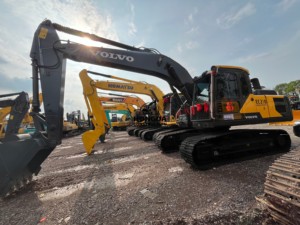 Excavatrice Volvo EC210 d'occasion de 21 tonnes à vendre Série 210 Engins de terrassement Capacité du godet de 3m Noyau de moteur Volvo Penta équipé - Product Image 5