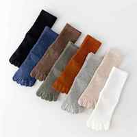 Chaussettes en coton doux pour hommes Chaussettes à bouts fendus Chaussettes personnalisées Broderie de haute qualité