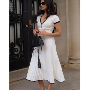 2024 verano Mujer <span class=keywords><strong>Falda</strong></span> larga blanca traje de manga corta con cuello en V Crop Top conjunto plisado vestido elegante conjunto de <span class=keywords><strong>falda</strong></span> de 2 piezas de talla grande - Product Image 1