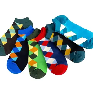 Yeni stil özel renkli eşkenar dörtgen pamuk ayak bileği mutlu çorap erkekler için