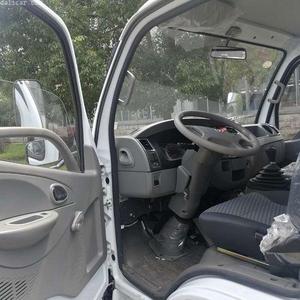 Euro 3 5000 Litros 5 Toneladas 4X4 Red de tuberías municipales Camión de succión de aguas residuales profundas - Product Image 2