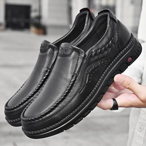 Chaussures habillées de bureau et de carrière pour hommes Hellosport, en cuir véritable, à lacets, antidérapantes, légères, tendance et abordables, vente en gros - Product Image 4