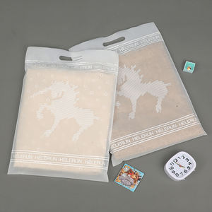 Bolsas con cierre de cremallera personalizadas CPE reciclables, bolsa Ziplock resellable ecológica con cremallera esmerilada resellable con asa troquelada - Product Image 2