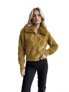 Veste en laine blanche de luxe pour <span class=keywords><strong>femme</strong></span> avec col en fourrure moelleuse et boucle vintage en strass, manteau court en laine, vêtement d'extérieur formel pour <span class=keywords><strong>femme</strong></span> pour l'hiver - Product Image 4