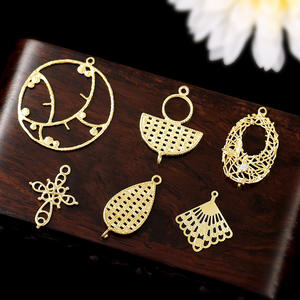 Demi <span class=keywords><strong>lune</strong></span> pendentif breloques connecteurs pour bricolage boucles d'oreilles fabrication de bijoux demi-<span class=keywords><strong>lune</strong></span> breloques vintage avec multi boucles - Product Image 1