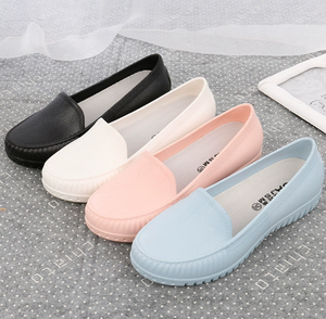 2025 semplici <span class=keywords><strong>scarpe</strong></span> basse bianche Casual donna incinta comode <span class=keywords><strong>scarpe</strong></span> <span class=keywords><strong>da</strong></span> infermiera bianche <span class=keywords><strong>da</strong></span> ospedale - Product Image 1