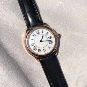 Montre mécanique automatique élégante et tendance, gravée avec un motif radial, cadran blanc, bracelet noir brillant, chronométrage précis - Product Image 2