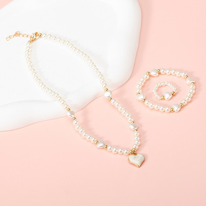 <span class=keywords><strong>Set</strong></span> di Gioielli Estivi per Bambine: Collana di Perle, Anello e Braccialetto - Product Image 2