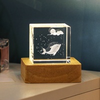 Cube de méduse et de dauphin gravé au laser, base de veilleuse lumineuse, ornement de bureau créatif en quartz transparent, style moderne et minimaliste