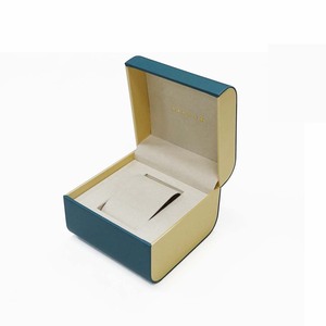 Hộp quà tặng đồng hồ thanh lịch với nhiều khe đệm để giữ cho bộ sưu tập đồng hồ của bạn được tổ chức và không bị trầy xước mọi lúc - Product Image 6