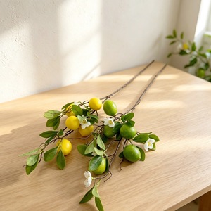 Rama de limonero artificial con frutos verdes y amarillos para decoración del hogar, arreglo de mesa, planta de plástico de 77 cm con frutos de la fortuna. - Product Image 2