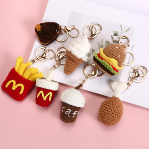 Großhandel Niedlicher Amigurumi Schlüsselanhänger Milchtee-Tasse Weicher PP-Baumwoll-Fell Maßgefertigter Häkel-Charm für Geschenkeläden und Souvenirs - Product Image 4