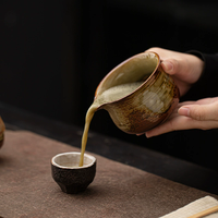 Bol à matcha fait main en céramique de 280ml avec bec verseur Poterie vintage Élégant et fabriqué à la main pour les amateurs de thé