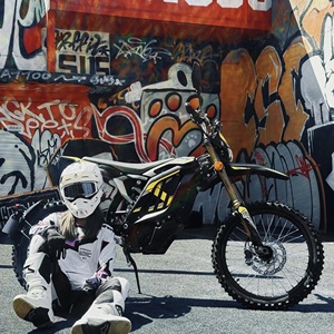Nueva Motocicleta Eléctrica Surron Light Bee 2 2026, Moto Deportiva Doble Propósito, 78.54V 45Ah, Alcance Máximo de 99.42mi, Motocicletas Todoterreno - Product Image 2