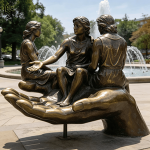 Escultura de Bronce a Gran Escala Personalizada <span class=keywords><strong>para</strong></span> Exteriores con una Gran Mano Sosteniendo una Figura Sentada de una Persona - Product Image 6