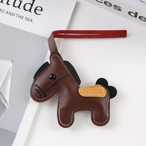 Niedliche neue stilvolle Karabiner Schlüssel bund PU Leder Esel Pferd Fransen Anhänger Schaukel pferd & hängende Dekoration Mode Auto Schlüssel - Product Image 3
