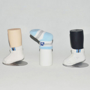 Modello di Piede in Plastica con Magneti, Espositore Magnetico per <span class=keywords><strong>Calzini</strong></span> per <span class=keywords><strong>Bambini</strong></span>, Manichino Senza Graffi - Product Image 1