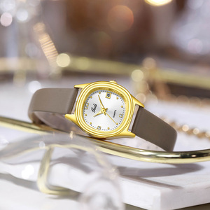 Montre pour femme avec cadran ovale design, fonction calendrier, verre saphir de luxe - Product Image 6