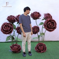 Roses artificielles géantes en papier, fleurs de la marque Flyingflower, respectueuses de l'environnement, décoration intérieure pour les mariages, la Saint-Valentin, couleur bordeaux