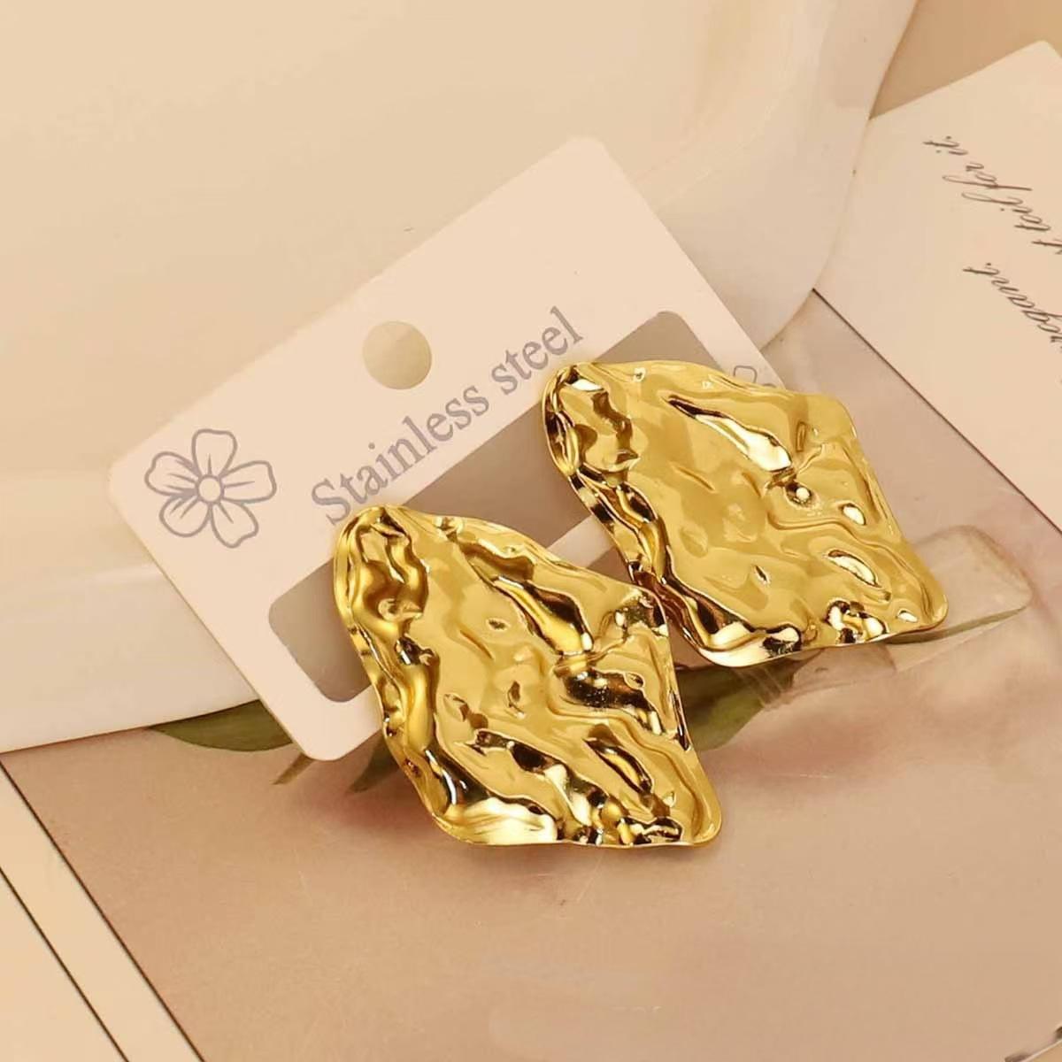gold irregular rhombus