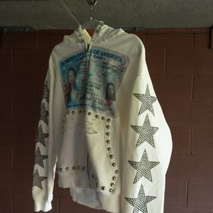 Sudadera con Capucha para Hombre, Estilo Urbano, Felpa Francesa de 420 g/m², Impresión DTG Personalizada, Diseño Cuadrado, Efecto Desgastado, Bordado con Tachuelas, Cierre de Cremallera - Product Image 2