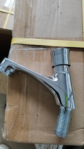 Grifo de lavabo moderno de un solo orificio, cromado, para montaje en cubierta, con cartucho de latón, estilo contemporáneo - Product Image 4