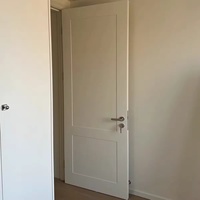 Portes intérieures pré-montées modernes à 2 panneaux, style Shaker, en HDF, avec cadre en fibre de verre et rebord en relief