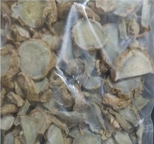 Prix raisonnables pour des tranches ou des flocons de curcuma noir séchés, fabriqués naturellement et à usages multiples - Product Image 6