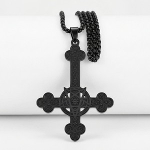 Collar con colgante de cruz invertida estilo gótico punk, con diseño de estrella de cinco puntas y flor de ciruelo, aleación de zinc, joyería unisex - Product Image 2