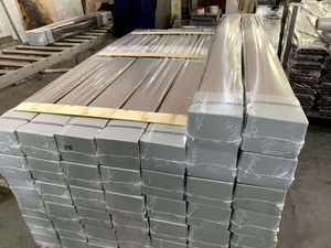 WPC tuinhekpaneel met metalen frame voor thuisgebruik, inclusief hekaccessoires en paalkappen - Product Image 4