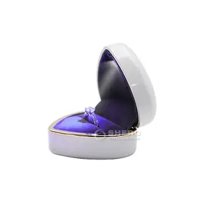 SHERO-cajas de anillo personalizadas con luces led, caja de joyería con logo laca negra, pantalla de seda de lujo