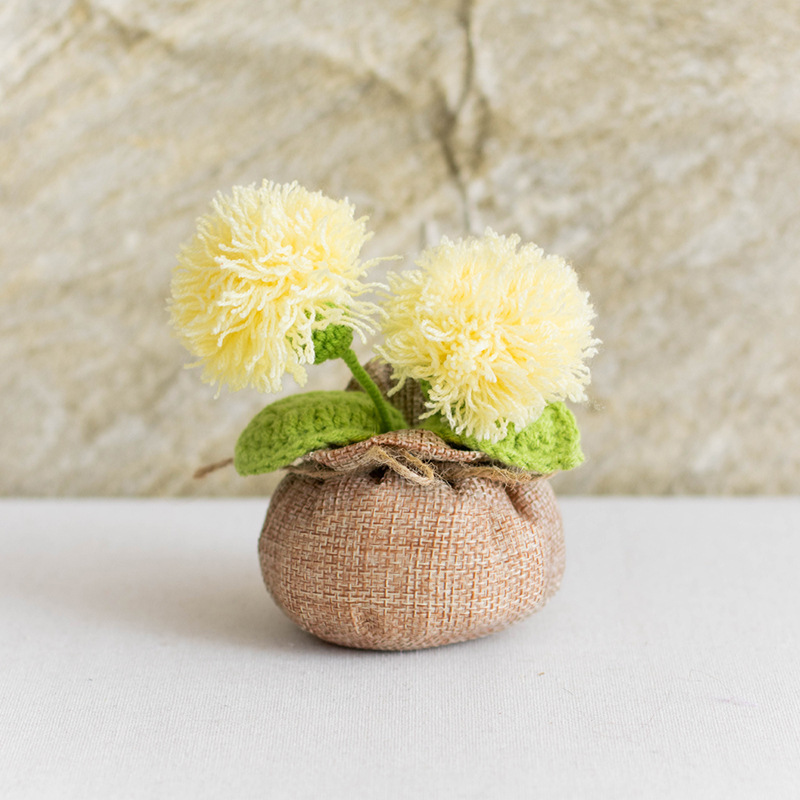 Boule de poils jaune